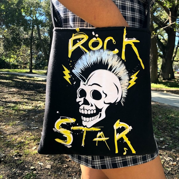 LikeALadyCroche's tweet photo. So good I had to share! Check out all the items I'm loving on @Poshmarkapp from @scrapthecatwalk #poshmark #fashion #style #shopmycloset #torrid #justgeorgiagirl: https://t.co/TlIkWvX6fW https://t.co/XrVCmaEqZX