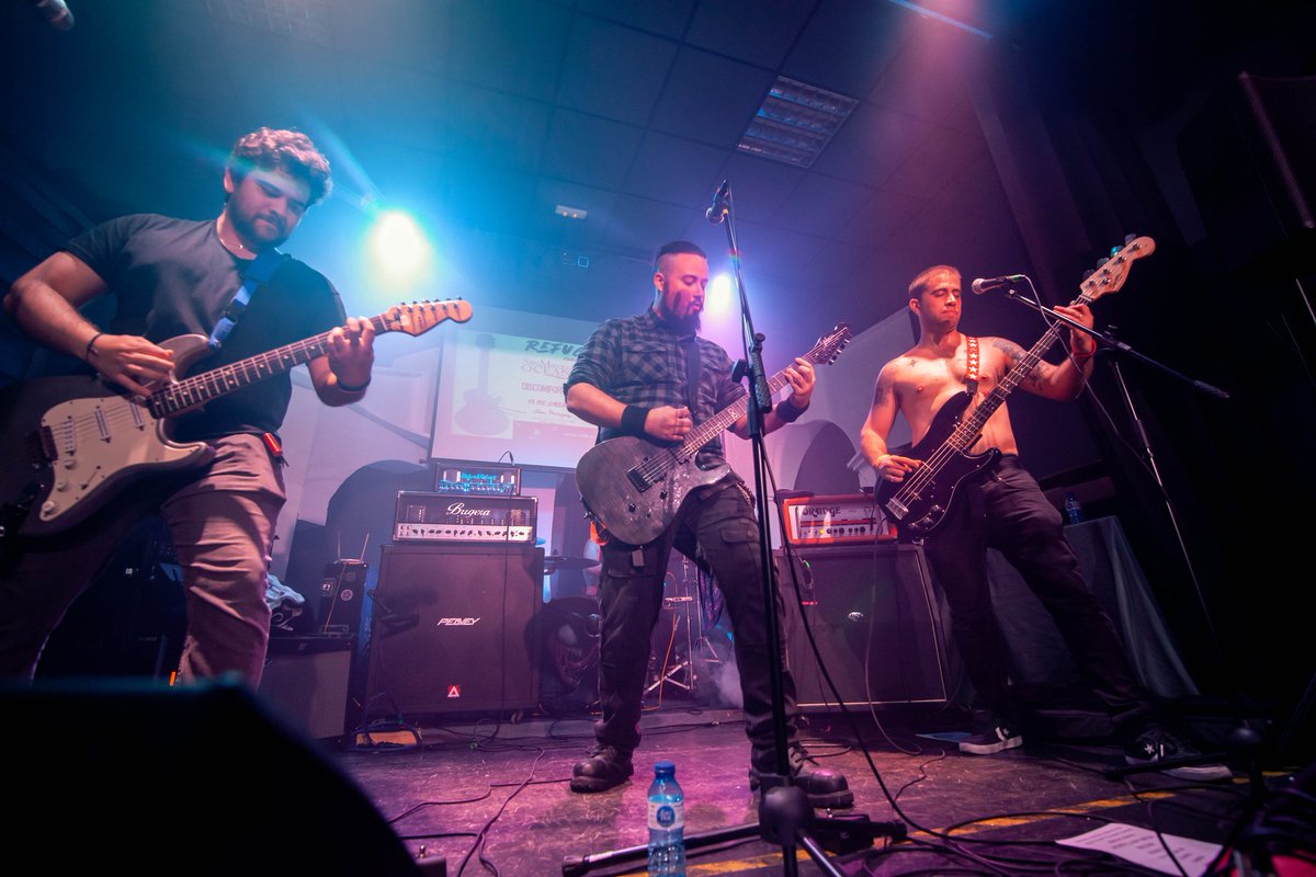DiscomfortZoneB's tweet photo. Aquí tenéis unas cuantas fotos del Refugees Fest del mes pasado.
Para nosotros fue una pedazo de experiencia y esperamos que lo haya sido también para vosotrxs.
¡ESPERAMOS VEROS ESTE SÁBADO EN LA SALA ANA MÁRQUEZ! 
Link del evento: https://t.co/SmtXkTq0XM https://t.co/r3IJnFjdLT