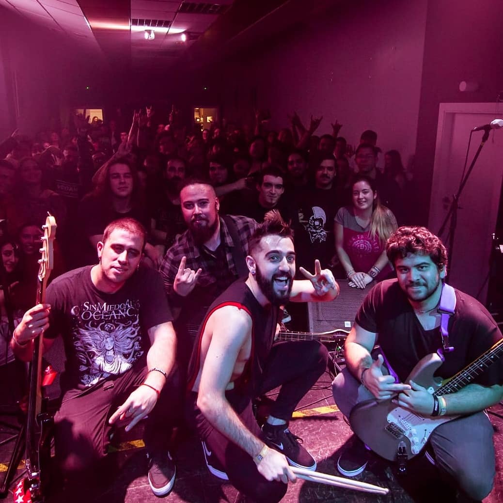 DiscomfortZoneB's tweet photo. Aquí tenéis unas cuantas fotos del Refugees Fest del mes pasado.
Para nosotros fue una pedazo de experiencia y esperamos que lo haya sido también para vosotrxs.
¡ESPERAMOS VEROS ESTE SÁBADO EN LA SALA ANA MÁRQUEZ! 
Link del evento: https://t.co/SmtXkTq0XM https://t.co/r3IJnFjdLT
