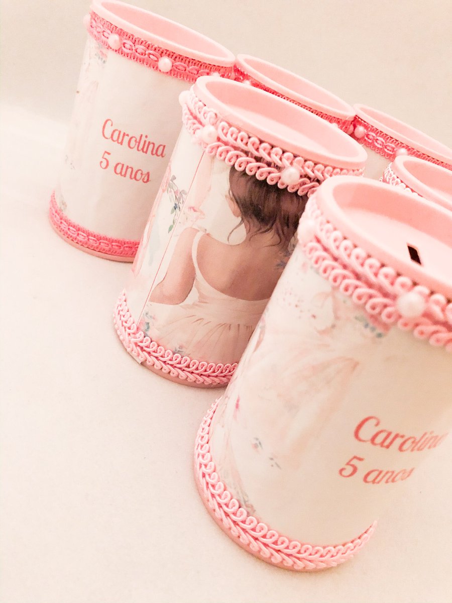 aliandras1's tweet photo. Bailarina para os 5 anos da Carolina!😍💕 https://t.co/QbVoZL4p0J