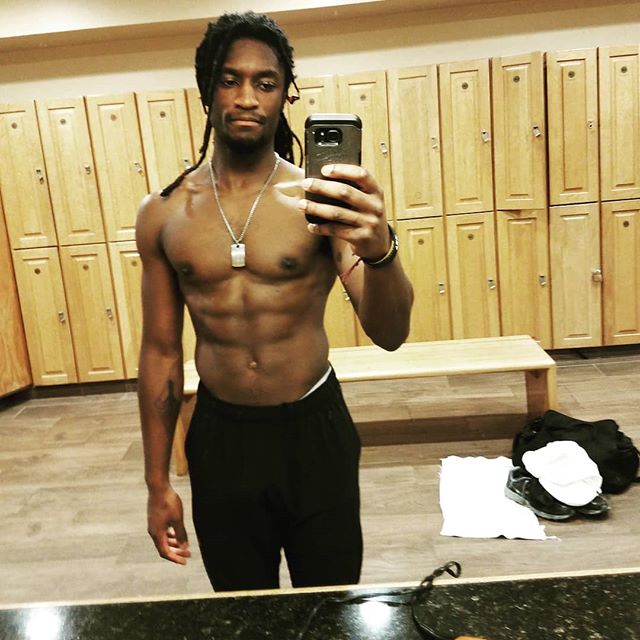 OfPeptide's tweet photo. Reposting @dardompre_fitness: - via @Crowdfire 
What's up yall! I'm working on leaning out. I'm trying to look T U F F this summer.
So here's my progress . .
#weightloss #strength #powerlifting #bodybuilding #physicaltherapy #fosfitness #exercisehealth #gains #triceps #shoulders https://t.co/u9yF5o1BoZ