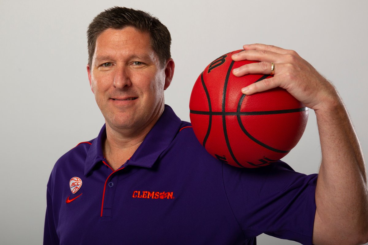 Registration is open for Head Coach Brad Brownell's Summer Basketball Camp!

☑️ June 14-17, 2020
☑️ Rising 2nd through 12th graders

Sign up here 👉 abcsportscamps.com/clemsonmbb/

#ClemsonGRIT