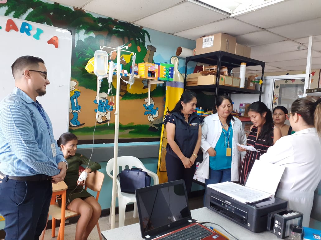 Margarita_0rtiz's tweet photo. #Pasaje|Visita al Hospital San Vicente de Paúl, junto a su director José Aquín y @nagua_maria docente de #AulasHospitalarias programa que garantiza la continuidad de aprendizajes a estudiantes en situación de hospitalización, tratamiento y/o reposo médico.
#DistritoEducativo07D01 https://t.co/MRxVbfUftL