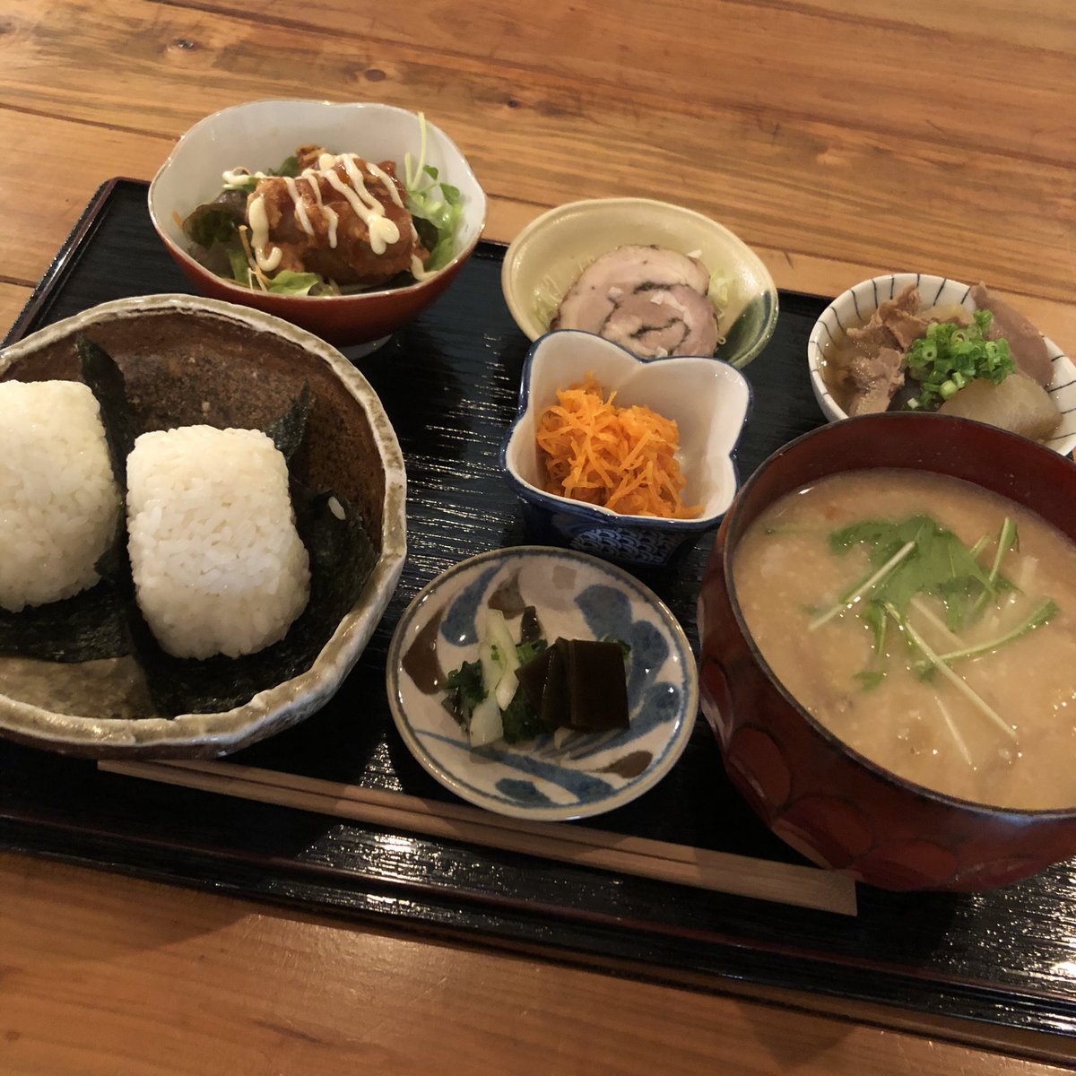 Chirr1916 福山にある隠れ家的なお店でランチ お店もおしゃれで雰囲気よくて そしてこの粕汁が まじでまじでまじで美味かった 昨日は予定あれこれで忙しかったけど うれしいことばっかりだったな 寝るまで笑ってた気がする ありがたきしあわせ