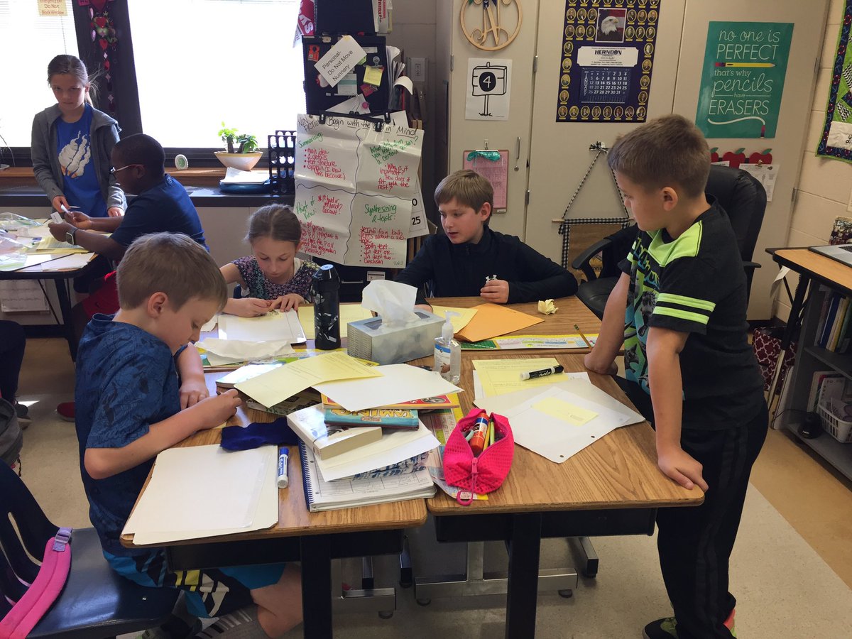 MrsHuff_LME's tweet photo. Carsen applied his skills today by reading aloud and helping with a math small group during Job Shadow Day @LexingtonOne #Lex1NGHD https://t.co/mKcNOEbmxY