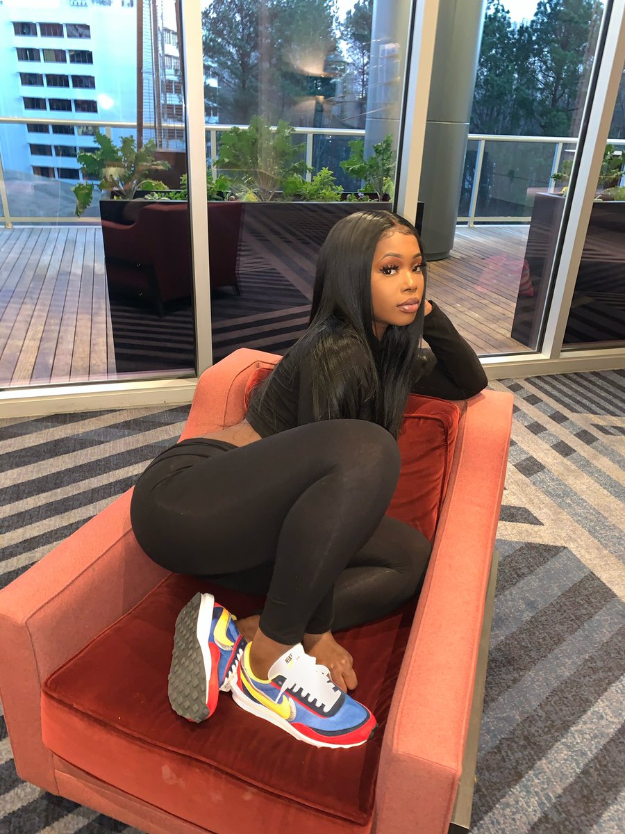 pretty but don’t touch me 😘