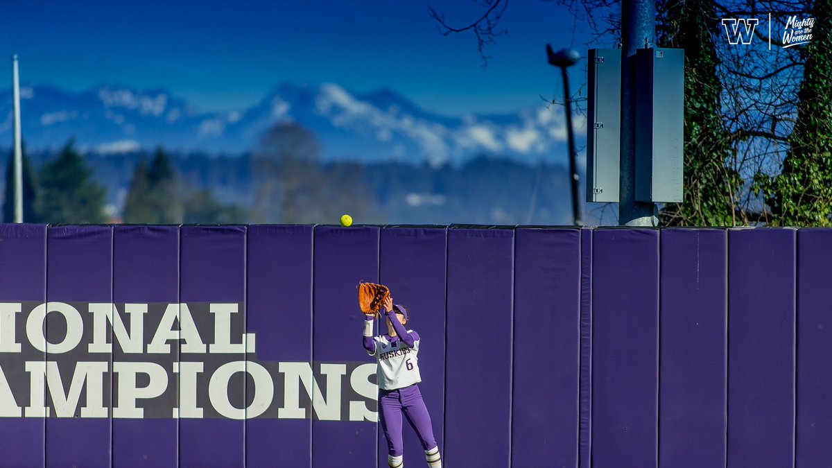 CaseyStangel's tweet photo. @UWSoftball Umm...How about this Left Field view?! #MightyAreTheWomen #BestSetting https://t.co/6BZuL5Ehw9