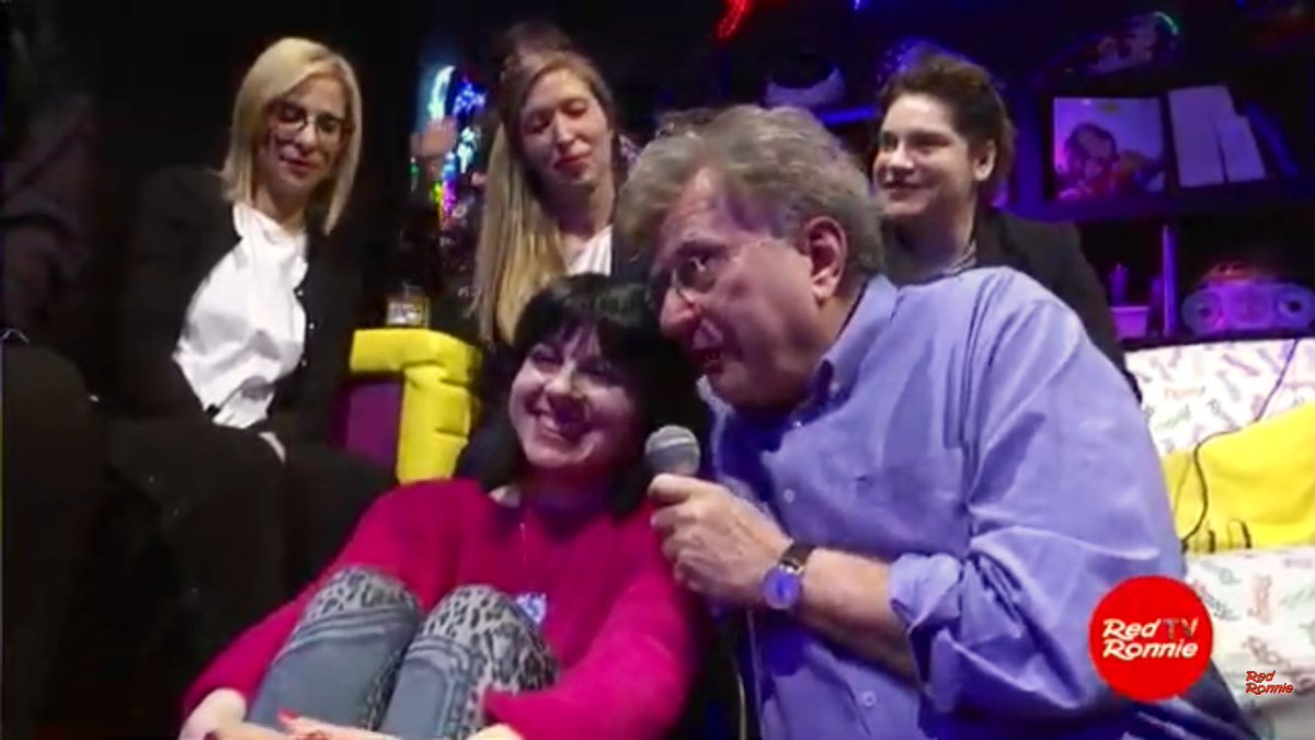 RoxyBarFans's tweet photo. Termina così un’altra incredibile serata del #BaroneRosso di @RedRonnie, questa volta in versione #BaroneROSA... 💖🎶✨ Quanta bellezza, intelligenza, talento ci ha fatto conoscere! Ed è così in ogni puntata! Questo programma unico va tutelato e merita un patrocinio istituzionale https://t.co/WfJrkgGzNu