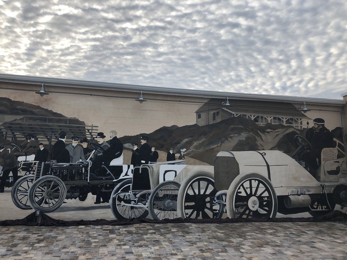 Jessicapook91's tweet photo. These pieces are made from driftwood collected in the aftermath of Hurricane Michael. Thays, the artist, now runs her own gallery and recently spent 4 months creating Ormond’s first mural, which took 15 years for the council to approve. @VISITFLORIDA @ormondbeach @sellingtravmag https://t.co/cMLBOPzQND
