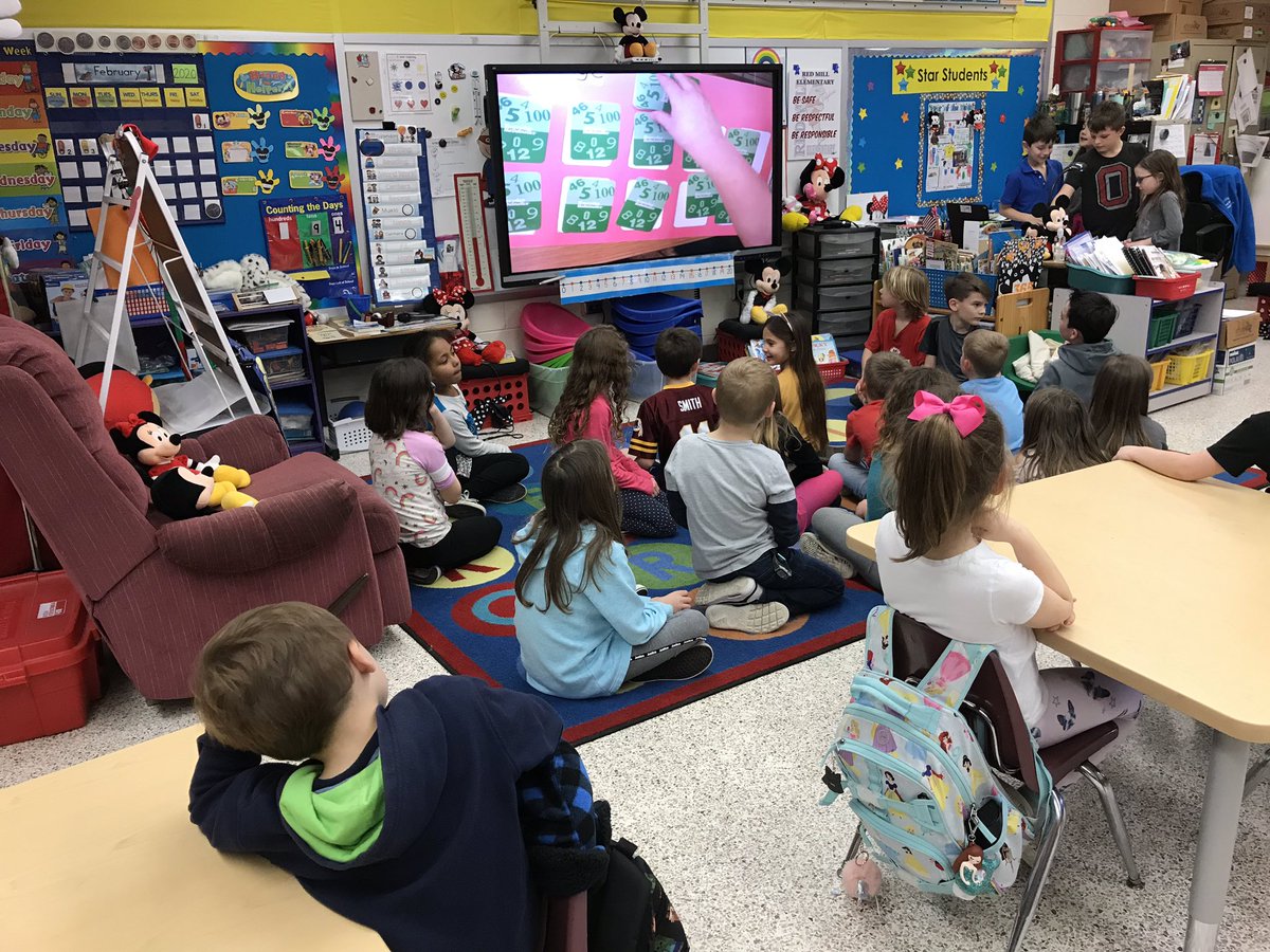 RedMillMickeys's tweet photo. Thank you second grade buddies and @beechteechr for teaching us how to play Garbage! What a fun game! Garbage in Reverse is next. 😉 Thank you @susanszerokman for the great Twitter idea, too! @RMESPrincipal @NclKeros #RedMillRocks https://t.co/x4SyLZAGgR