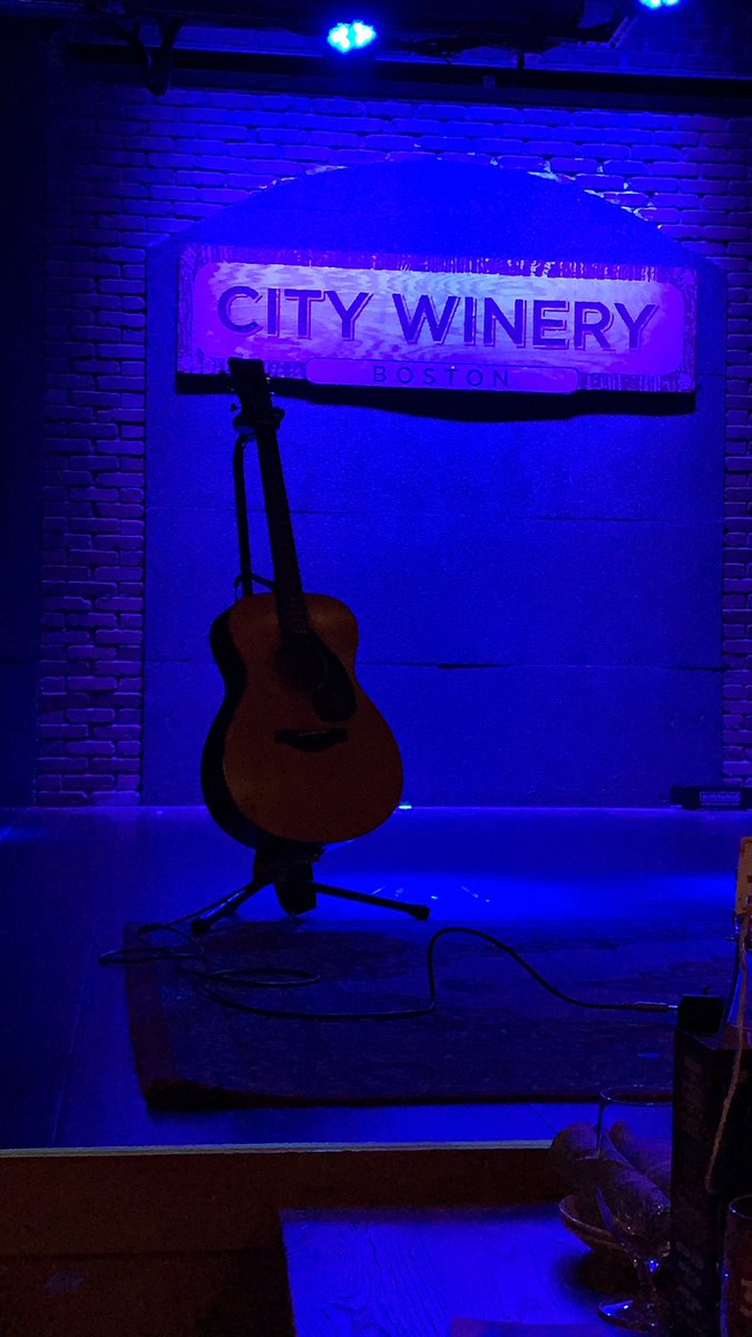 Waiting for the man <a href="/midgeure1/">midge ure💙</a>