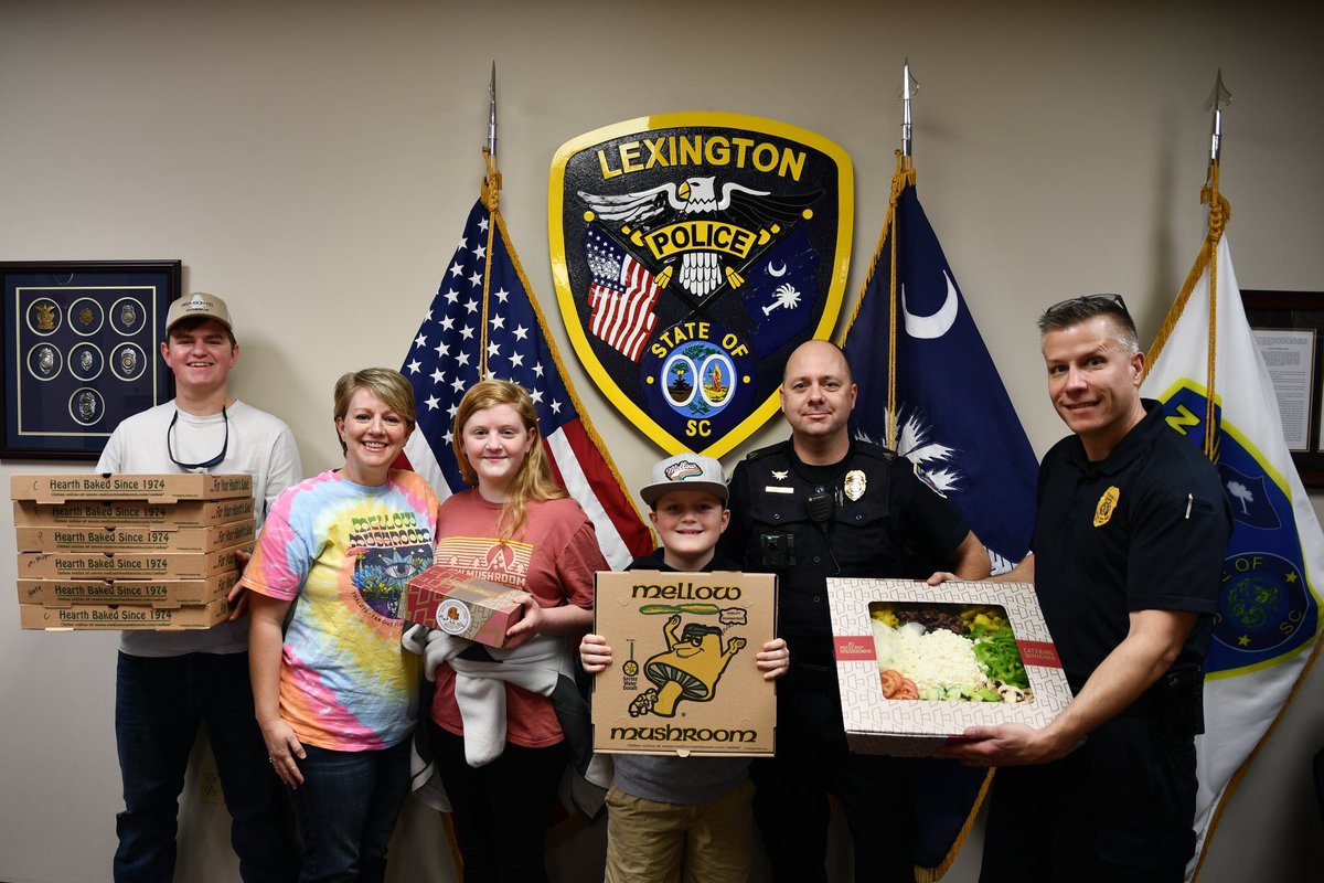 LexingtonPD's tweet photo. Thank you to Mellow Mushroom for providing lunch for the middle schools who we hosted during National Groundhog Job Shadow Day. #Lex1NGHD https://t.co/l5lYQw7Dgl