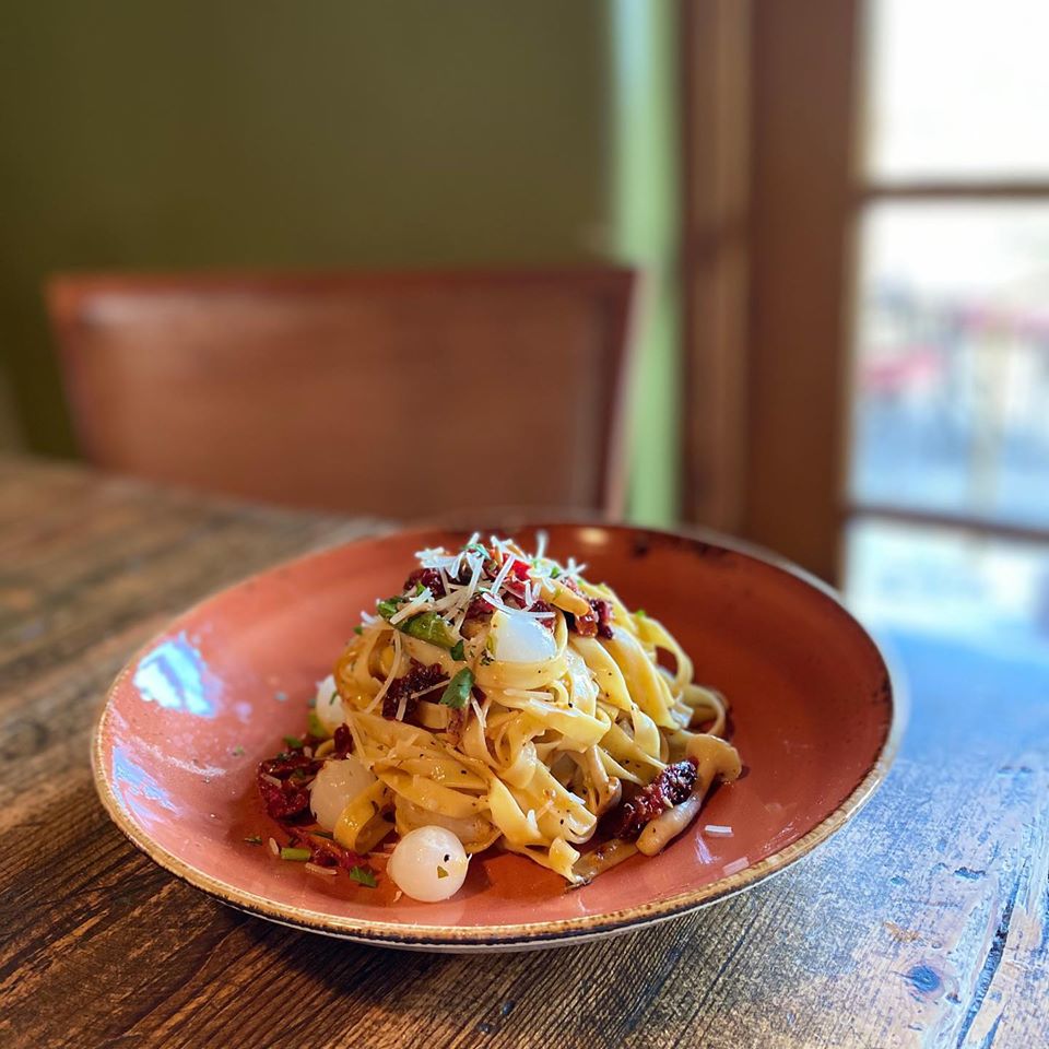 hiltonphoenix_'s tweet photo. Spend Valentine’s Day with your loved one at Rico’s American Grill for a special three course menu from 5pm-10pm for $50 per person, includes a glass of Prosecco 🥂 https://t.co/3ZZ7f2vbN2
