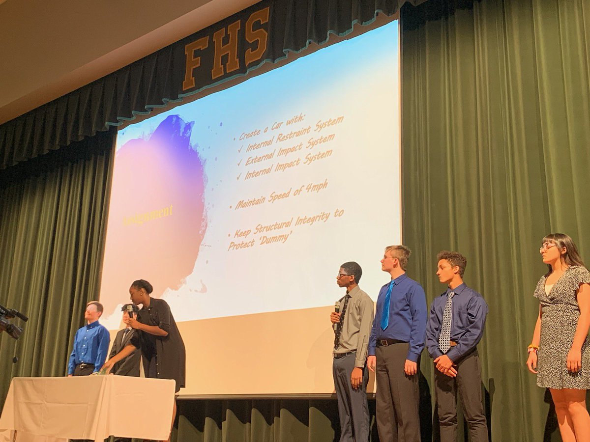 Emit_fhs's tweet photo. A Day TLA Presentation finally over with and each team did a great job. Can’t wait for tomorrow’s presentations! https://t.co/SJzduV0M7S