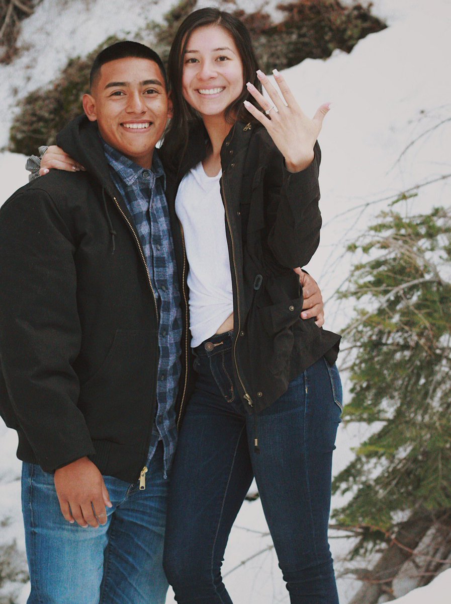 dezzaayy_'s tweet photo. IM ENGAGED!!!!💍🤍 words can’t describe how much i love you, i’m the happiest girl in the world!!! https://t.co/Kty9DLS395