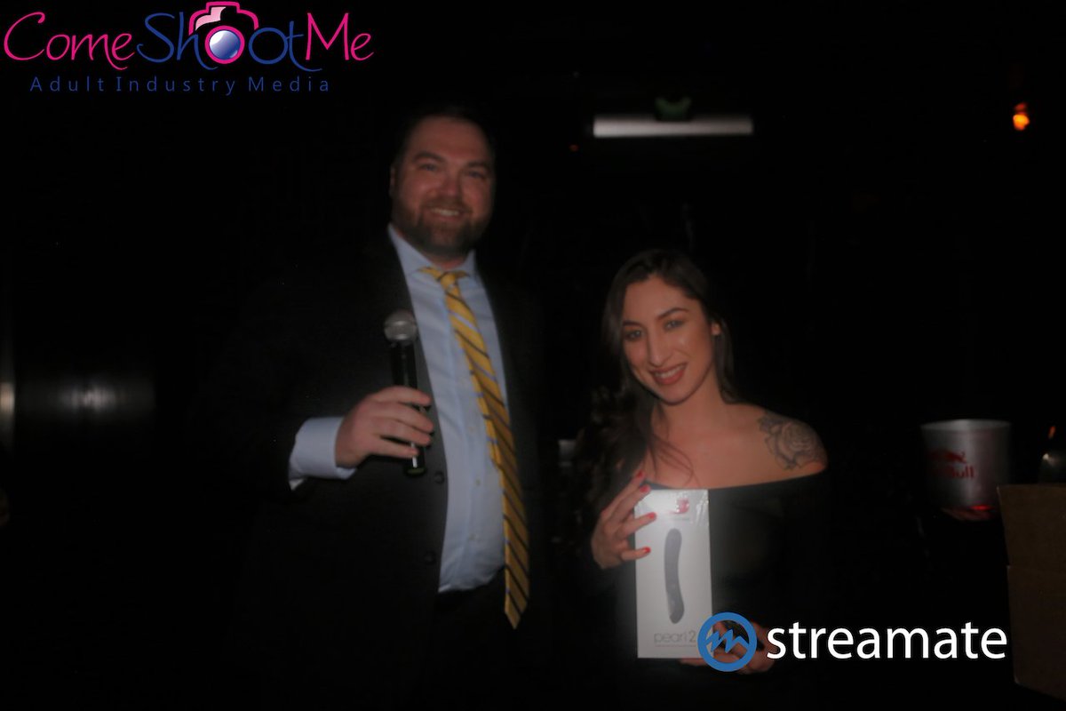 StreamateModels's tweet photo. The #CamConcierge was on top of his raffling game at the #ModelMixer. Thanks, @kirroo! #Streamate #Sextech #GoInteractive 📸: @comeshootme https://t.co/QEE4NgetfO