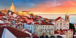 agorasmus's tweet photo. Hoy vamos a hablar de uno de los destinos mas elegidos por los estudiantes que se van de Erasmus, Portugal @visitportugal  @EmbaMexPor https://t.co/uM3iYDzBAP