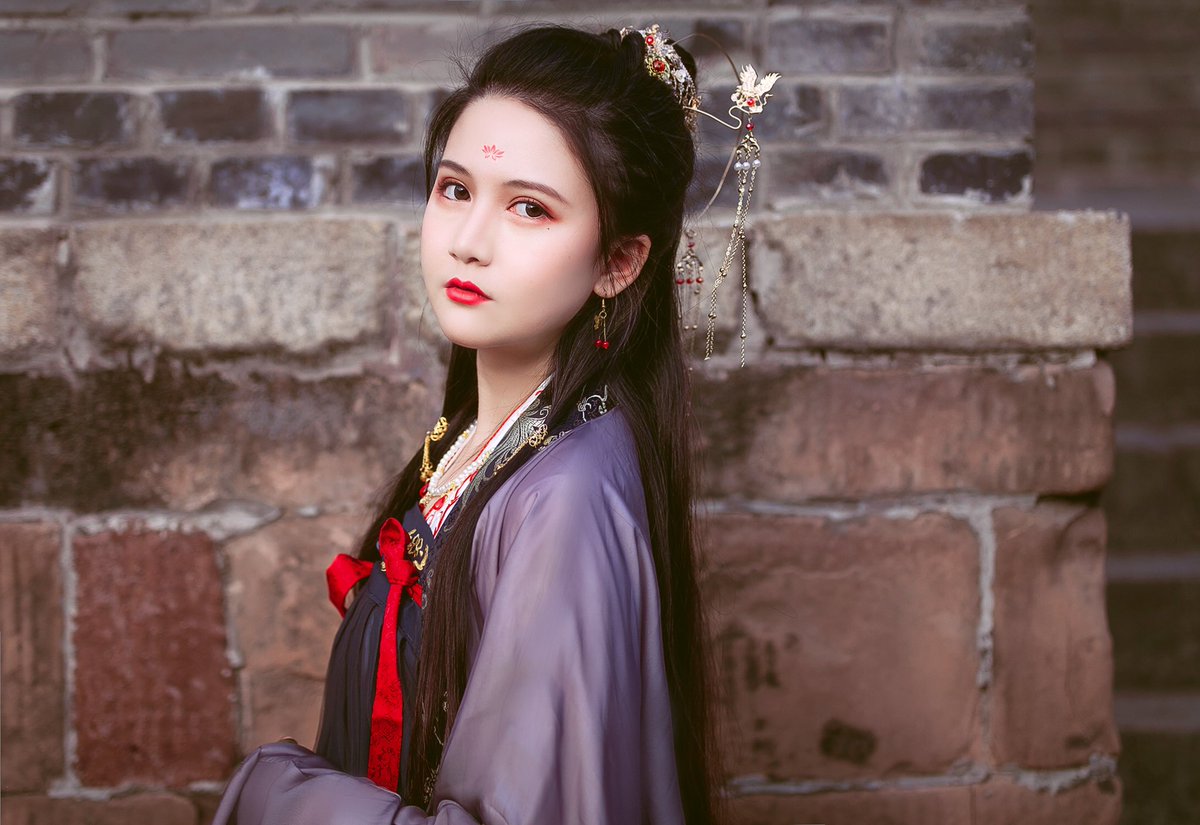 scented_tea_'s tweet photo. 这番好戏开腔
　　管他几人听到曲终 
　　若相遇妄��吉凶
　　敢担重逢是否太英勇 https://t.co/jhg0zICoSs