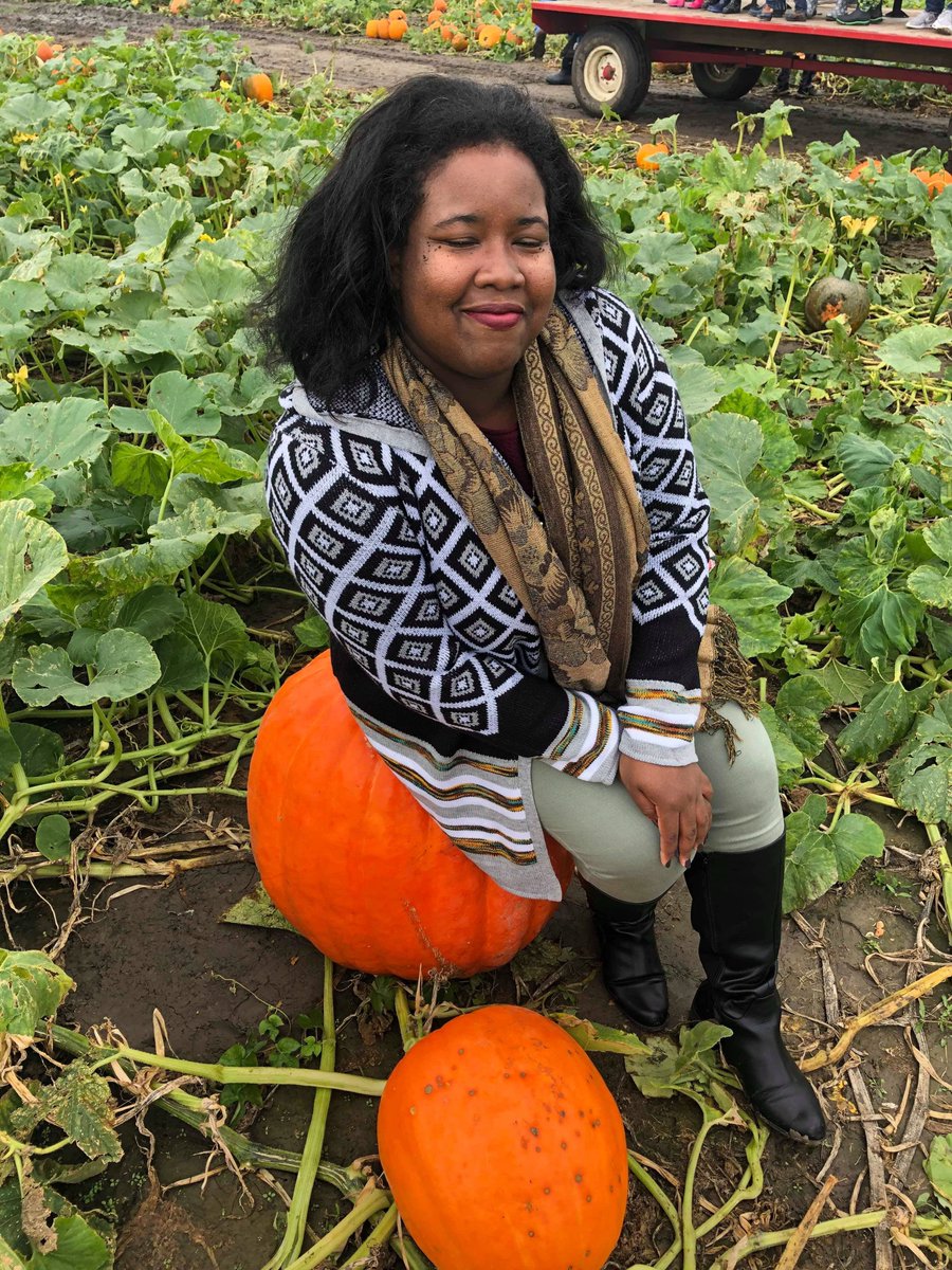 KUHigherEd's tweet photo. Happy Monday y'all! It's been a minute but we wanted to ask Bria #whyKU 🔴🔵Bria Thorne is a graduate student in the Higher Education Administration Masters program and works as the graduate assistant in @KU_SCCS #SAGrad #KU #RockChalk #highered https://t.co/2BwKaDIgYO