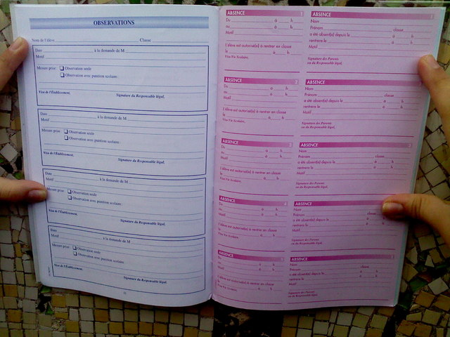 ProfToujours's tweet photo. Le carnet de liaison en collège est un outil où sont notées bien des choses:
-informations
-sanctions
JAMAIS aucune remarque positive.
La "liaison" devient ainsi strictement négative. Le fameux "Montre moi ton carnet!" est TOUJOURS une menace...
La liaison dangereuse... https://t.co/rhF2q953NL