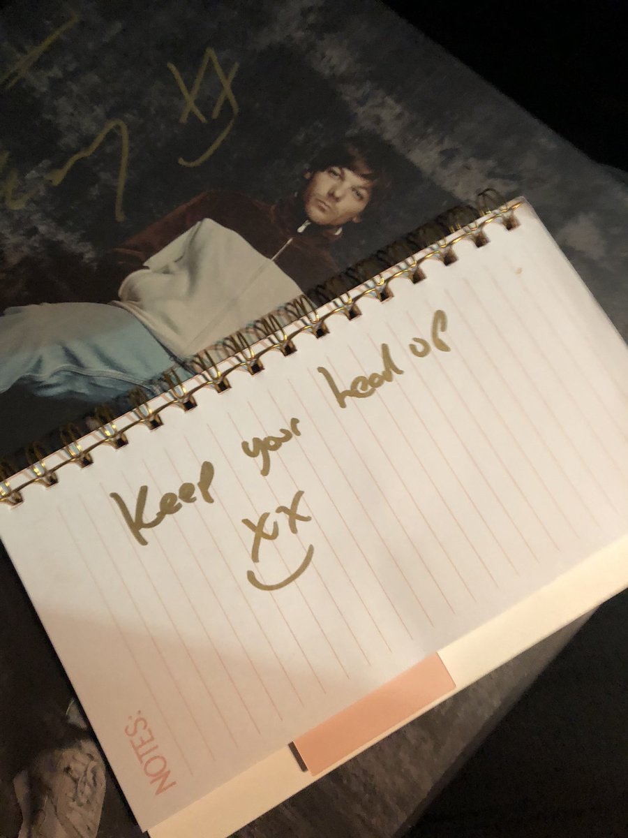 LouisMxOficial's tweet photo. 📸| Louis el día de hoy en la firma de #Walld en Doncaster ! https://t.co/jStupSqpwV