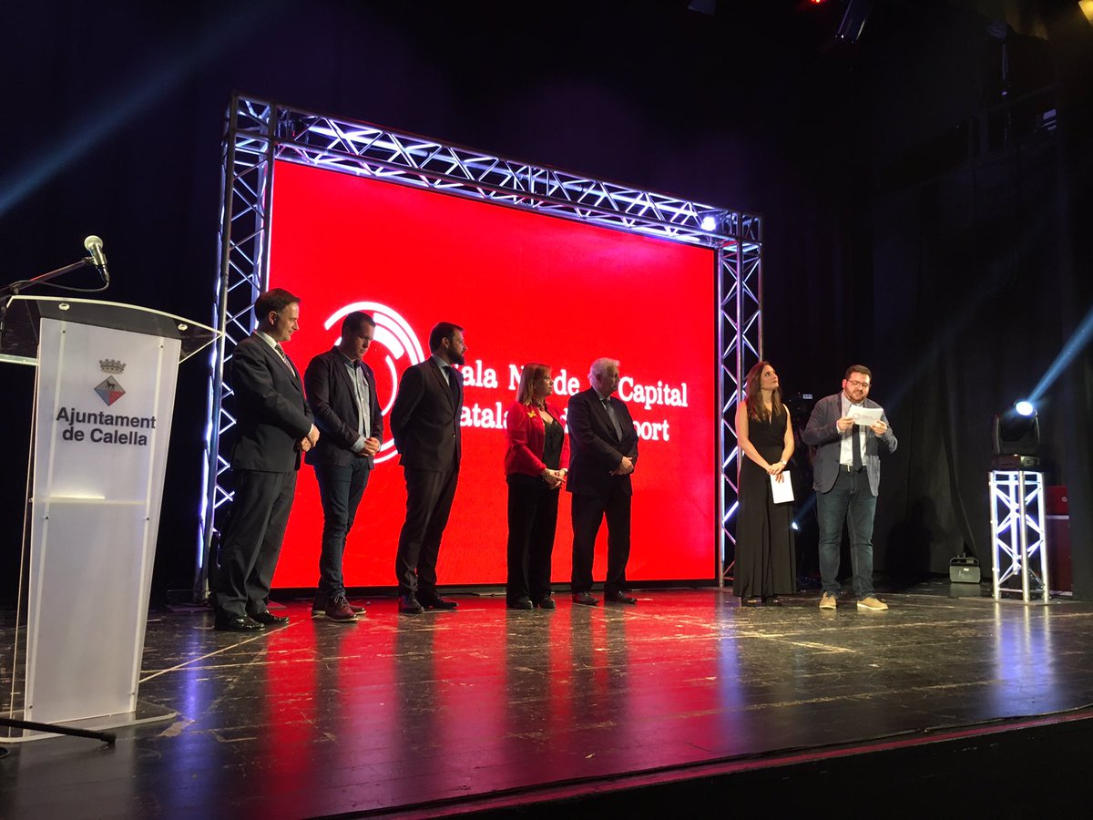 esportcat's tweet photo. El secretari general de l'Esport i de l'Activitat Física, @gfigueras, a #Calella #Maresme. Assisteix a la Nit de la Capital Catalana de l'Esport. @calellaesmes @FCEsport #esportcat https://t.co/nQNyWizoNr