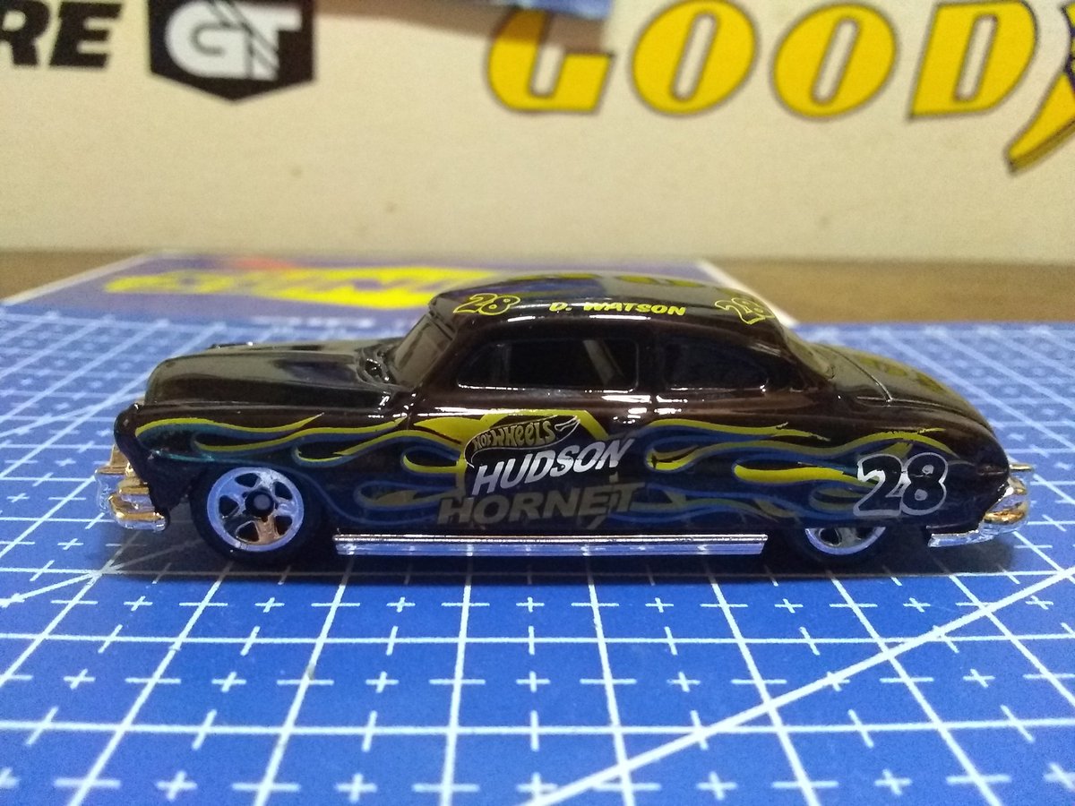 Smitty_1333's tweet photo. #CrackItOpen #HotWheels 1952 #HudsonHornet - 2019 #HotWheels Multi-Pack Exclusive

Overall, Hudson won 27 of the 34 #NASCAR #GrandNational races in 1952, followed by 22 wins of 37 in 1953, and capturing 17 of the 37 races in 1954 — 

#SmittysDiecastOverhaul https://t.co/ObCloJ9LUP