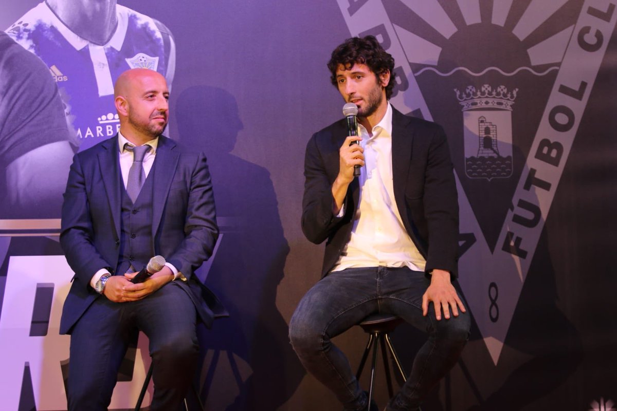 JuanjoEstepona's tweet photo. Granero: “siento tanta responsabilidad como fiché por el @realmadrid” El #Marbella FC ha realizado este lunes la presentación oficial de su último fichaje, @eGranero11, con un acto espectacular y un millar de aficionados en el estadio
https://t.co/3pYVtGk7Me @lagranjugadacsr https://t.co/rjYZ0UQn3f
