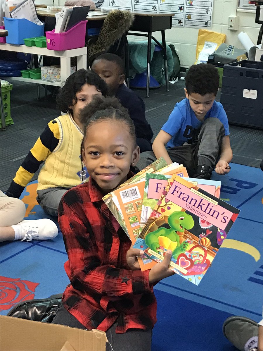 MsBoonesBabes's tweet image. Our @DonorsChoose project was fully funded! We got #Franklin books for our new class pet #FranklinTheTurtle ! We can’t wait to read to him! #MsBoonesBabes @InspireReaders @PaulaChina1 @RichlandTwo @TammerRoberts @WillieAP34