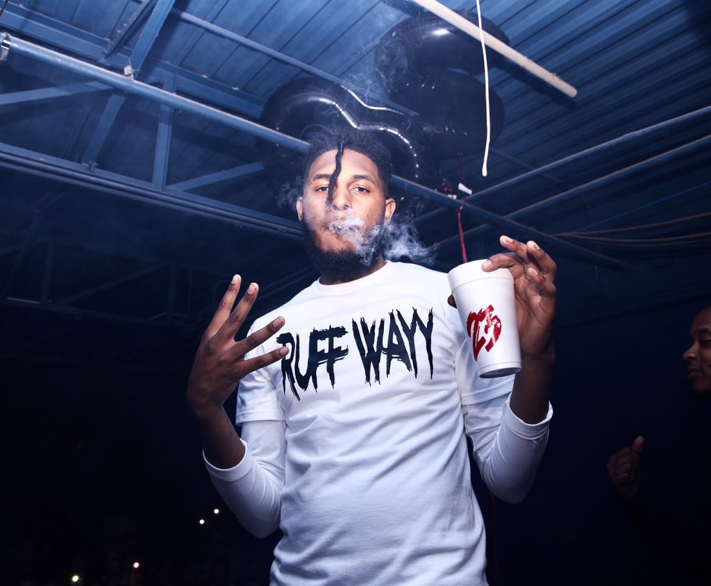 KardellRoberts2's tweet photo. Remember way back when I ain’t have shit now they mad at me bitch get on yo shit. ❗️❗️❗️#RuffWayy #southside https://t.co/EJq9rK3qzB