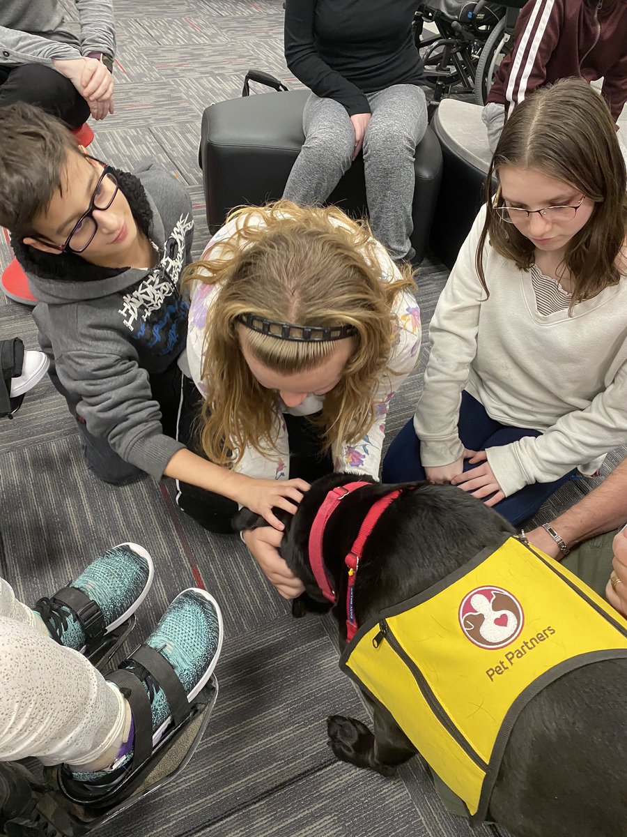 MrsPurcell1's tweet photo. Dog therapy is the best way to end a Monday! #sd113a https://t.co/4ij4rWWitU