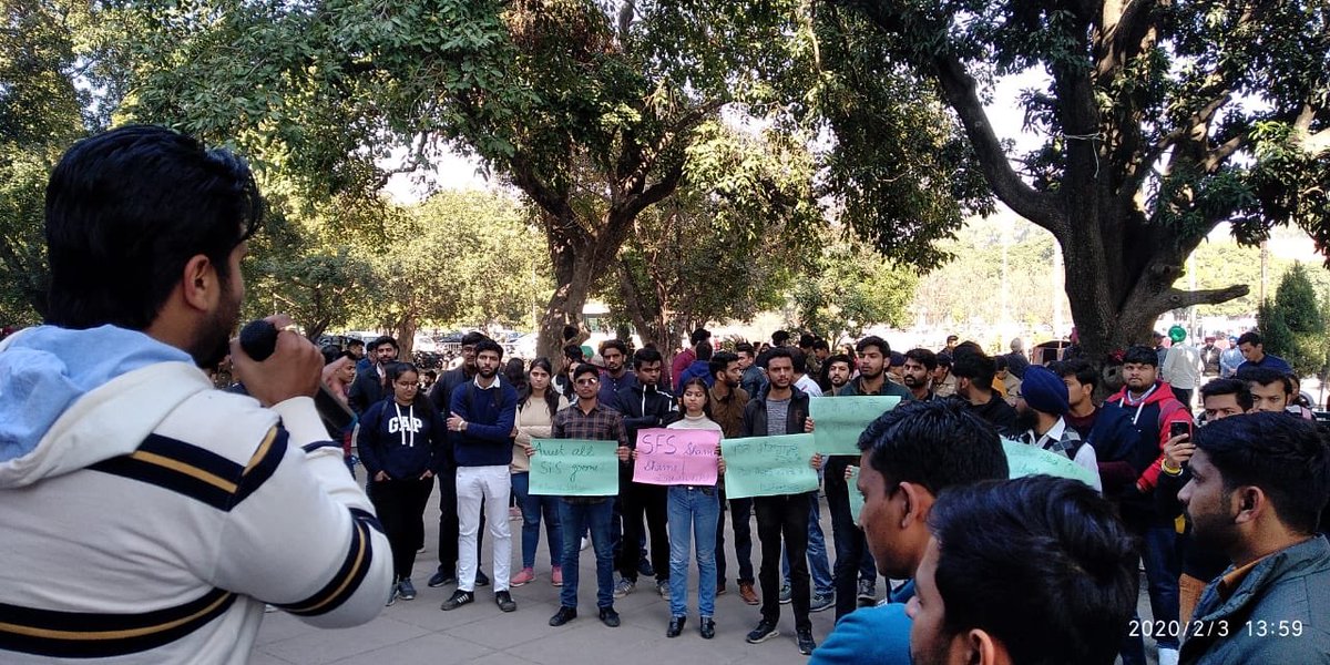 YourRahulSharma's tweet photo. @abvp4pu Unit protested  against the brutal attack on ABVP activist. #redterrordown #shameforsociety https://t.co/seUs447k6D