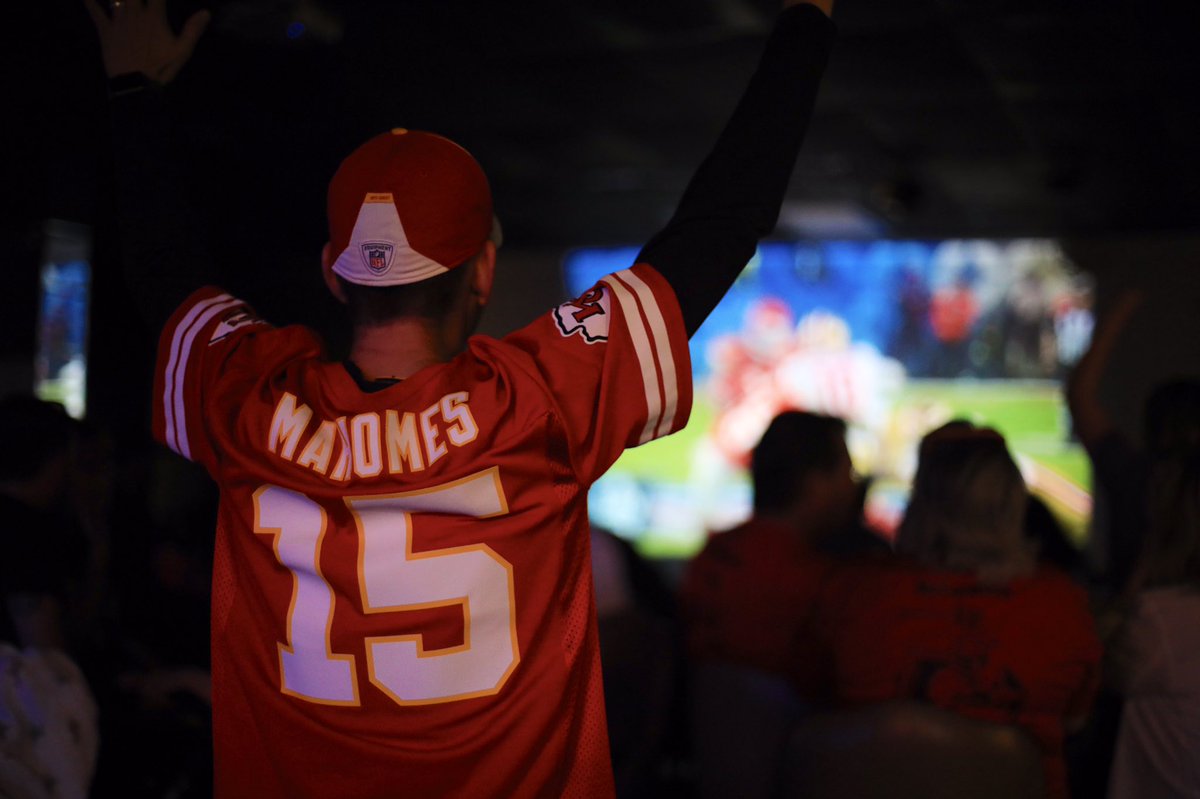 LmvMist's tweet photo. Still have this overwhelming feeling of pride and happiness to see our team take the championship this year! #KCChiefs #SuperBowl https://t.co/4Jspp5rV4m