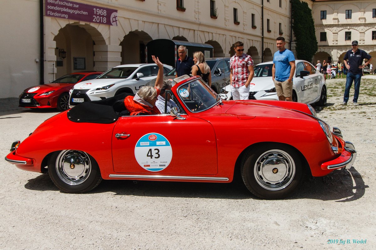 Ragpicker's tweet photo. Ein früher Zuffenhausener
Fahren wie Gott in Franken: #ClassicSprint 2019 https://t.co/I28ALhoEqy
