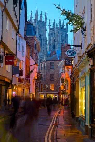 GoVirtualUK's tweet photo. Some of our Google trusted staff have lived in Yorkshire aka ‘God’s Country’. Keen to get involved more by carrying out virtual tours on Google Street View for businesses and public buildings. Get on the map! #BrandYorkshire #HarrogateHour #OurYorkshire #YorkHour #GoogleTours https://t.co/fbGK7l2zDD