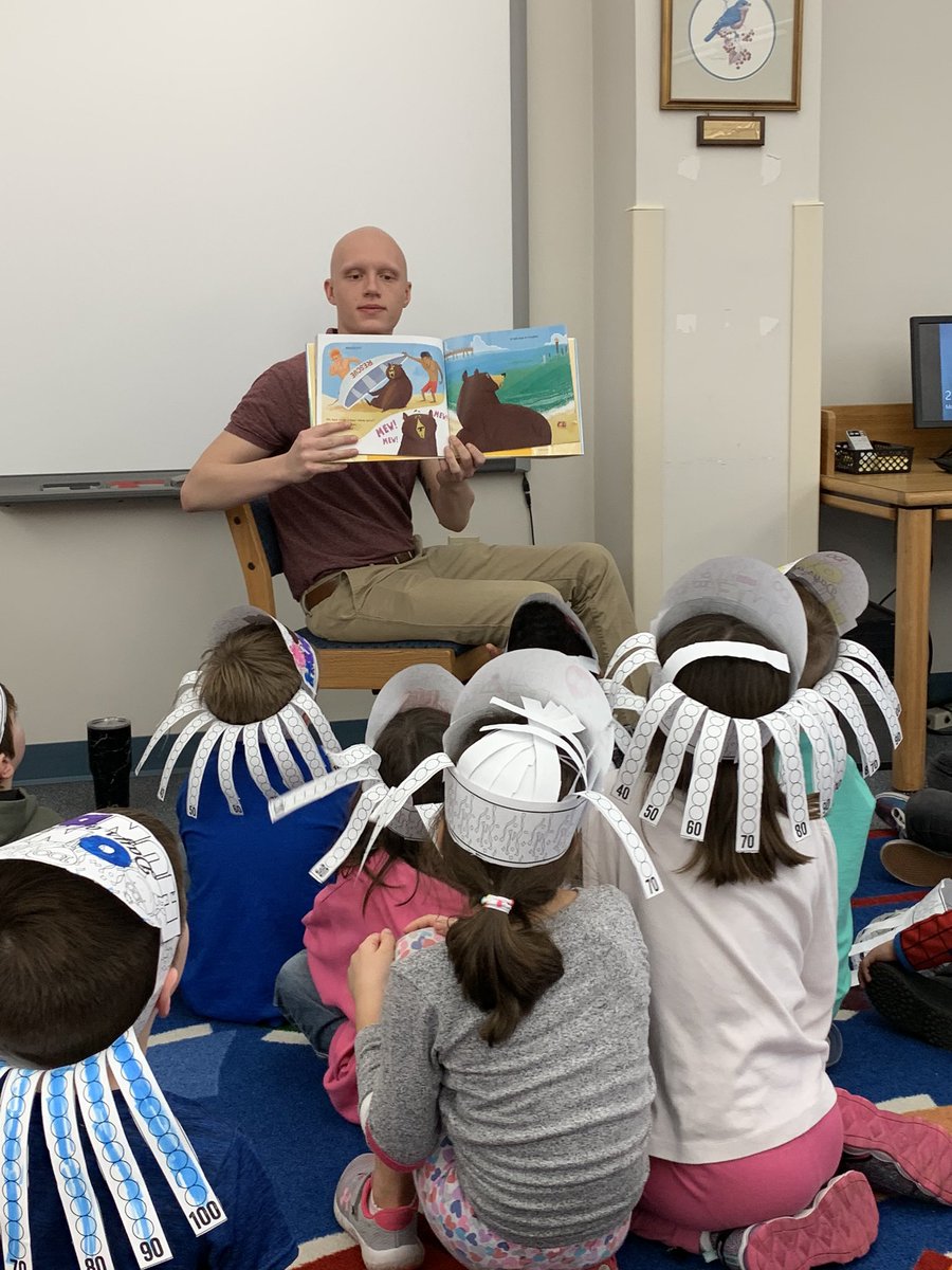 MrsDsClassroom's tweet photo. How can a bear sleep here?  With Mr. Morgan. https://t.co/FegVRGSzP7