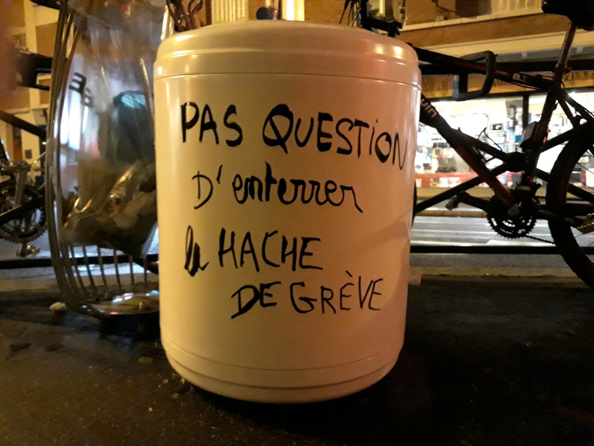 Le peuple d'en bas vaincra tweet media