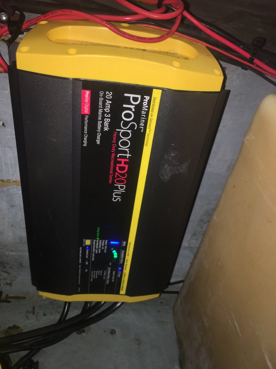 mdmbassfishing's tweet image. ProSport HD20 Plus 3 Bank onboard Charger,   Keeping them Batteries full of power after a long day on the water fishing. #promariner