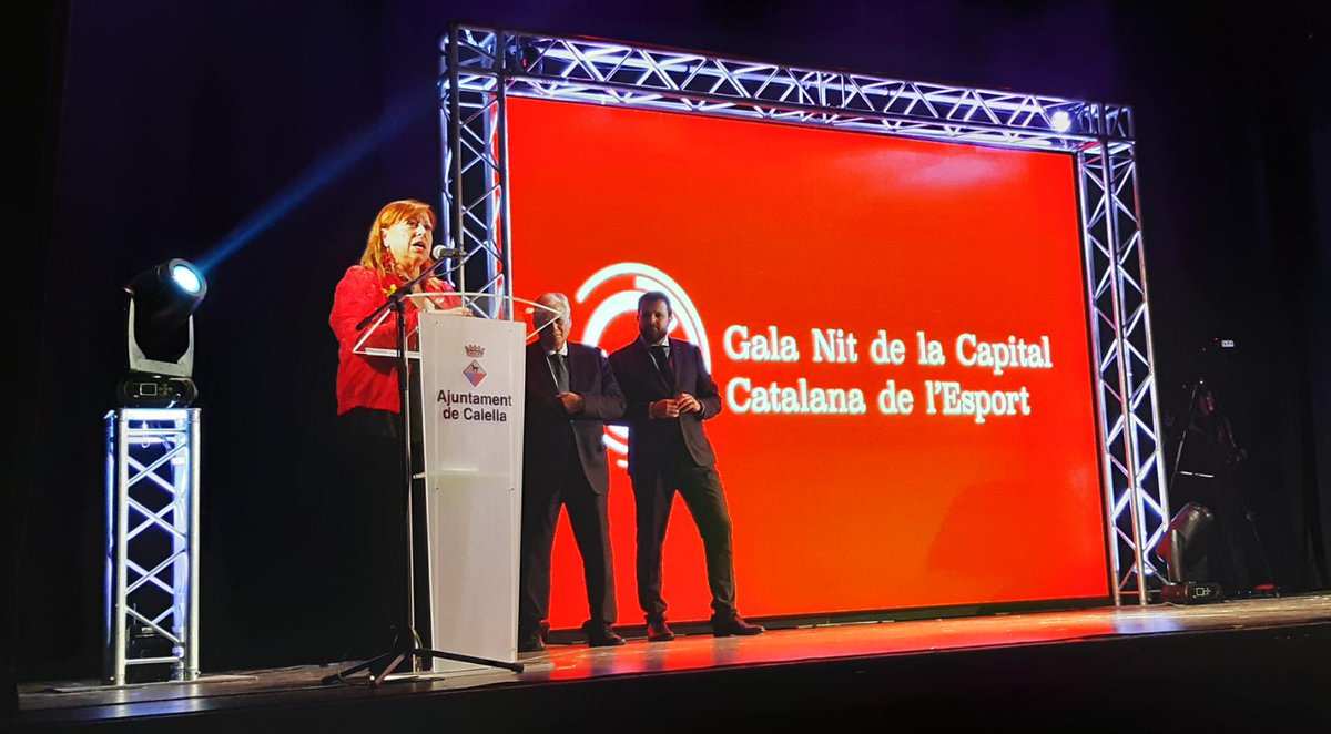JuntsperCalella's tweet photo. Per nosaltres Calella és capital, també de l’esport. “Calella Capital Catalana de l’Esport” acaba avui. Des de Junts per Calella seguirem #treballantpertothom perquè som #gentdeparaula
Gràcies al secretari general de l'Esport i l'Activitat Física @gfigueras @FCEsport 
@esportcat https://t.co/hBu6LxMljX