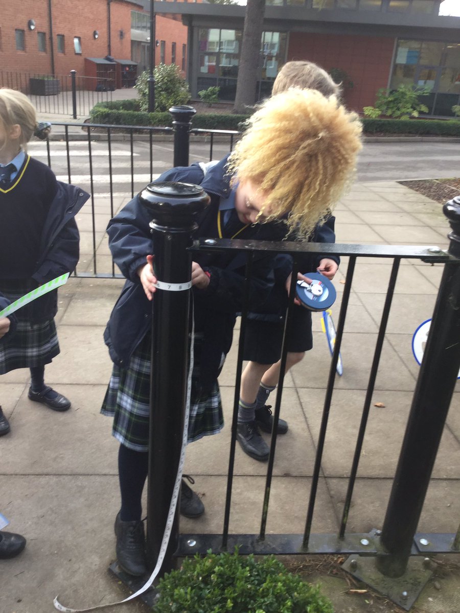 ReptonPrepLower's tweet photo. Which piece of measuring equipment is best to use? Which unit of measurement? Millimetres, centimetres or metres? #ForemarkeYear3 #learningbydiscovery #MathsIsFun @ForemarkeMaths #AForemarkeStory https://t.co/lrjJHrSKqe