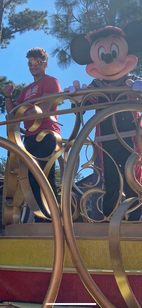 GoodeDays's tweet photo. #SuperBowl #SuperBowlLIV    #MVP #PatrickMahomes #2020 #SBLIV #WaltDisneyWorldMVPParade2020 #Thegoodlife #waltdisneyworld #wdw  #disney #disneyworld #disneylife #disneyparks #disneyAP #goodedisneydays #thegoodelife #disneyfans #disneyfan #instadisney #disneyinstagram https://t.co/DCXPs51MpL