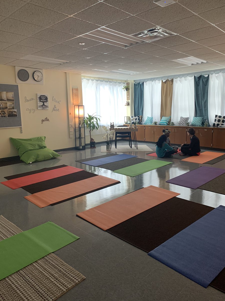 melodylynnbish1's tweet photo. Welcome to Charles T. Lunsford School No. 19’s Mindfulness Center. Thank you... Playworks, Greater Rochester Health Foundation, Proud Principal Moniek Silas-Lee, John DeFazio and last but not least Breonna Orum for executing the vision. @TDade @rocrestorative @ProudPrinc19 https://t.co/MOc2d4KERe