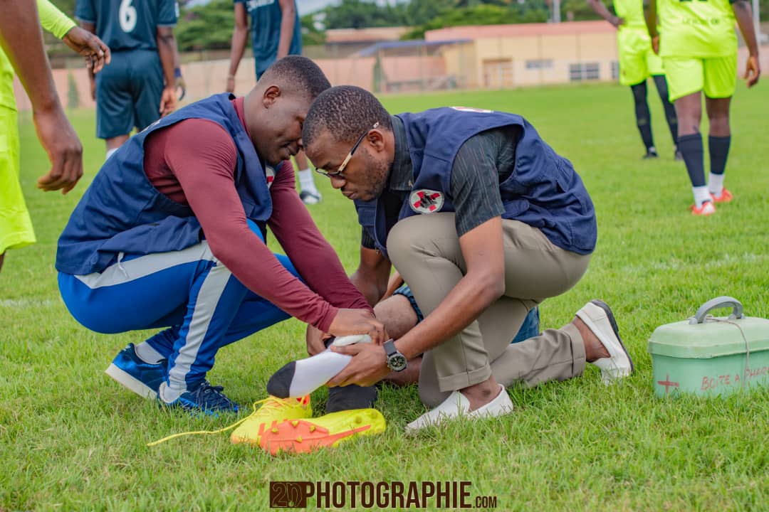 stevemoukam's tweet photo. La passion et toujours là passion
Lors du dernier #clasico237
#proximitydoctors
#med237
#Drmoukam https://t.co/c3qcrOPoAz https://t.co/IRHFEuCksJ