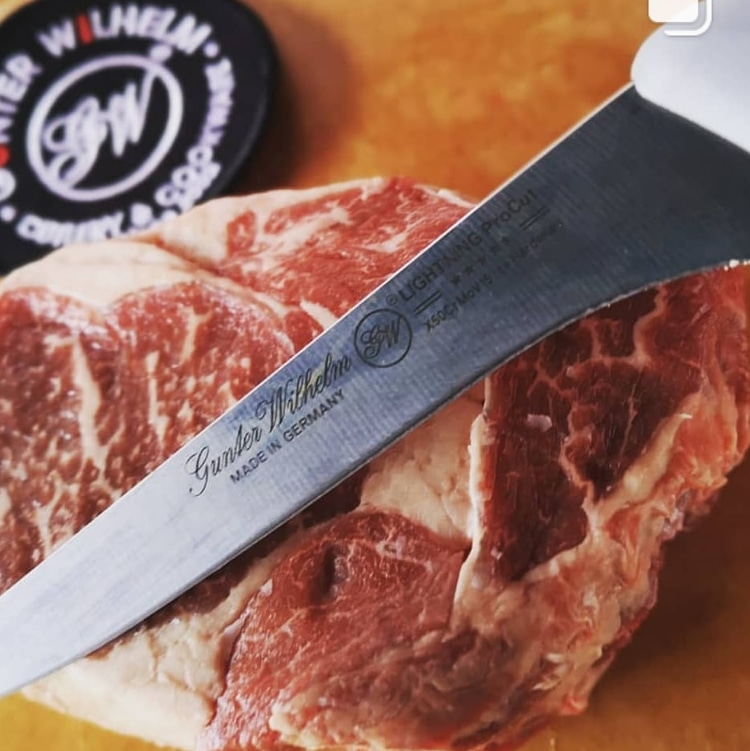 GunterWilhelm's tweet image. Lightning ProCut 6" Boning knife is perfect to trim your meats. Light weight and #WickedlySharp.  #germanknife 
.
#trimming #meats #boningknife #steak #brisket #MadeInGermany #QualityMatters #backyard #grilling #bbq #homecook #sca