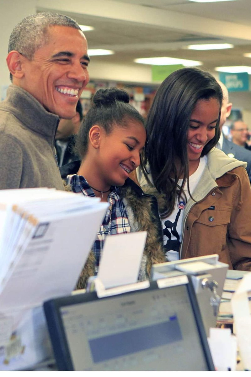 AuthorJoeNBrown's tweet photo. Remembering the Good Times, the Smiles, the happy #FirstDaughters, and a real President with no corruption, abuse of power, or an #ImpeachmentTrial. Those were the days. #PreidentObama, please come back ๐, we miss you. #StillMyPresident https://t.co/ATyhG7EKhY