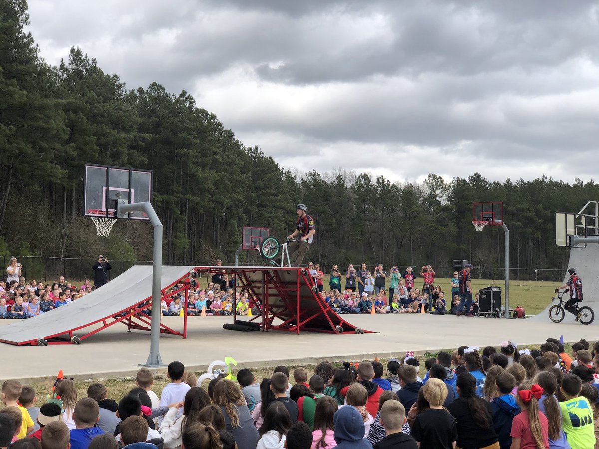 NPorterpan's tweet photo. Students at PWE were visited BMX Pro Tricks to learn about bike safety and good character @PWE_Splendora @SplendoraISD https://t.co/hH0lBmXvKU