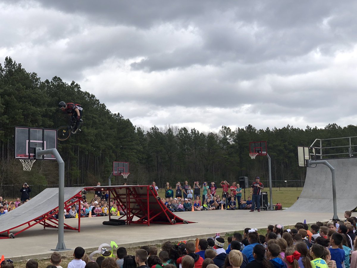NPorterpan's tweet photo. Students at PWE were visited BMX Pro Tricks to learn about bike safety and good character @PWE_Splendora @SplendoraISD https://t.co/hH0lBmXvKU