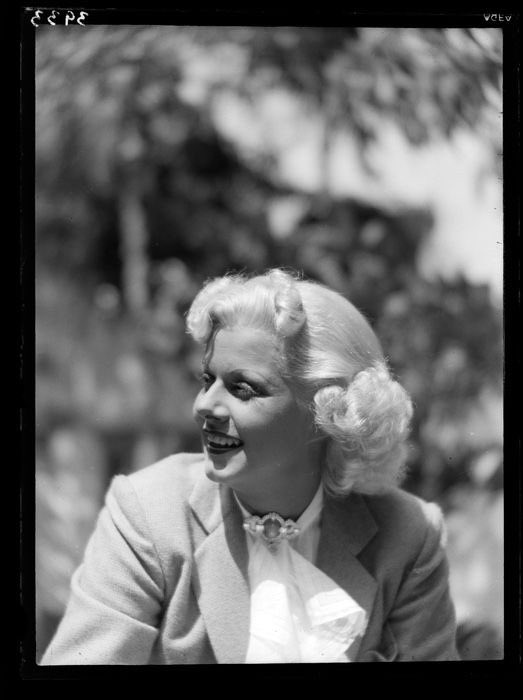 Here’s Jean wearing one of her wigs in early 1935, during CHINA SEAS. This picture and others from its shoot are frequently mistaken to be from right before her death. This is due to LIFE featuring a portrait from this session on the cover of their May 1937 edition.
