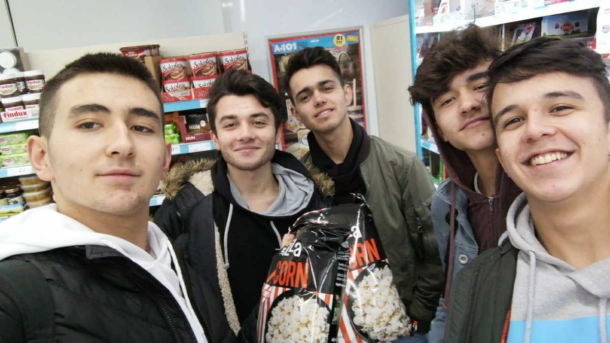 Takımım 8 3 2 ,giderim ölüme🖤