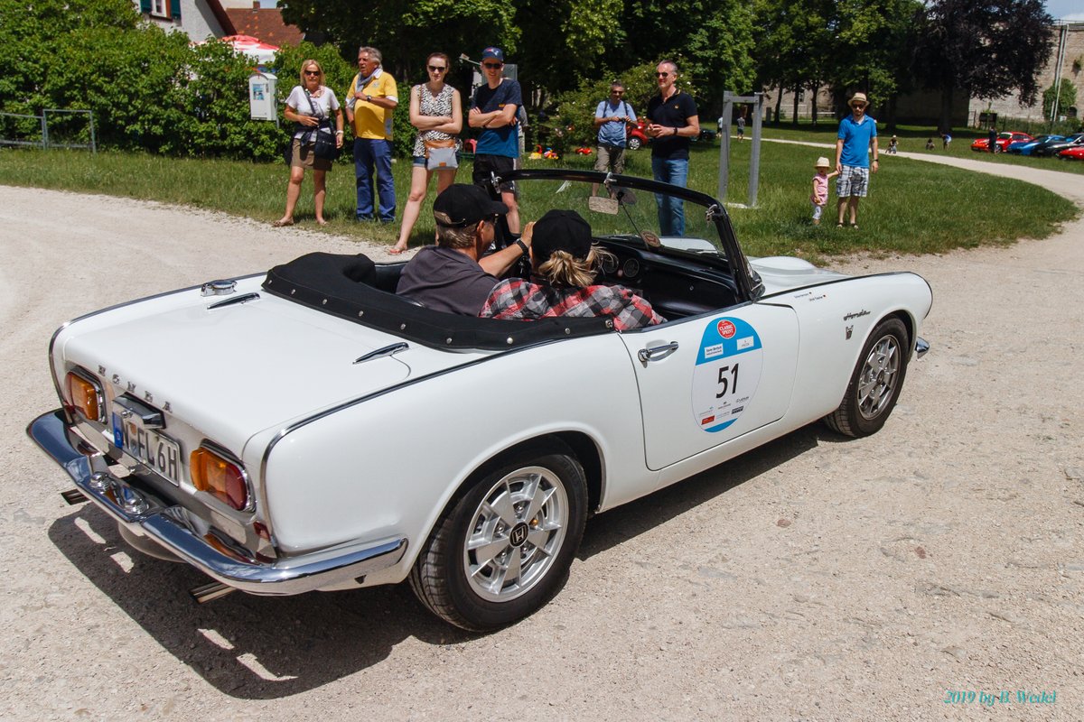 Ragpicker's tweet photo. Die Wenigsten wissen: auch Honda hat einst schicke Roadster, British Style, gebaut!
Fahren wie Gott in Franken: #ClassicSprint 2019 https://t.co/8BgP8yD65O
